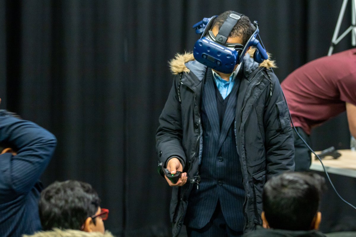 ArbetaMcr's tweet photo. We love partnering with @SharpFutures and giving young people across Greater Manchester insight into careers in the #creativedigital sector (#TBT to earlier this month when @edenboysmanc and @edengirlsmanc visited Arbeta) #SharpFuturesDiscover https://t.co/dEb1WdRNwG
