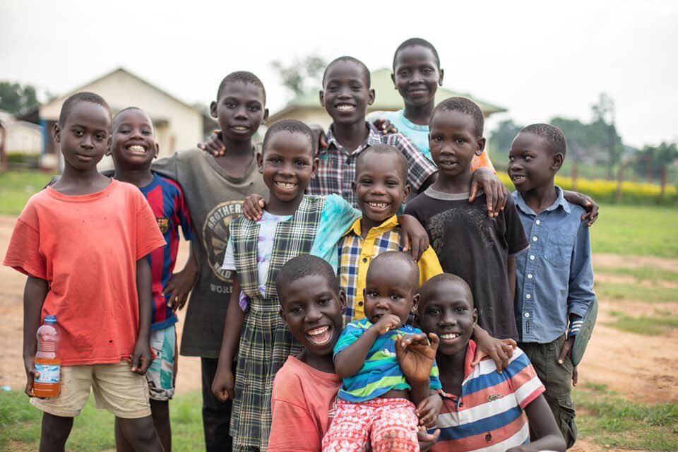 waterisbasic's tweet image. Trick or Treat! 🎃 

A fun way to make an impact w/ your kids while balancing the consumption of candy... Agree to give clean water &amp;amp; donate $.10, or $.50 per candy! Even the Raisinets count! 🍭 

Happy counting! 

waterisbasic.org

#halloween #waterisbasic #stillbasic