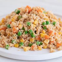 Cauliflower fried rice is a low carb alternative to regular fried rice. Besides, it’s a delicious Asian-style recipe, made in just 15 minutes! simpleveganblog.com/cauliflower-fr… #vegan #glutenfree #dinner #lunch #simpleveganblog