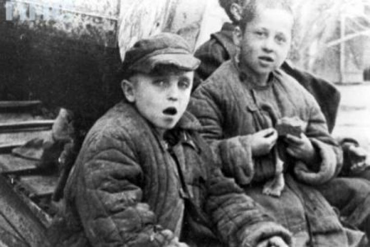 ipngovpl_eng's tweet image. When #AndersArmy left the #USRR, the #Soviets deported dozens of thousands of #Poles from #EasternBorderlands, i. a. to #India, #Lebanon, #Mexico and #SouthAfrica. #OTD 70 years ago, #NewZealand welcomed 732 #Polish children from #Iran – victims of the #Soviet deportations.