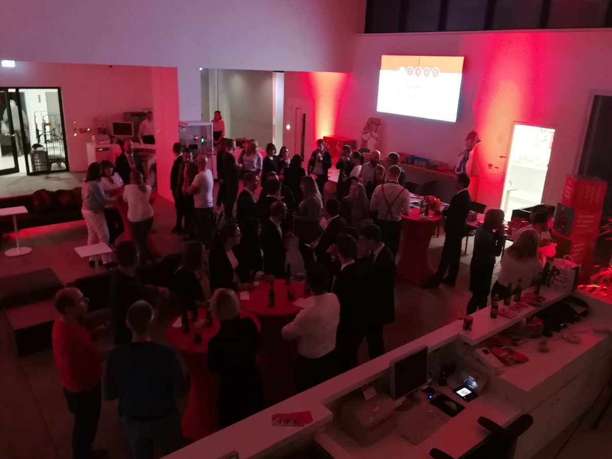 ATM_Events's tweet image. Von der Bankfiliale zur Event-Location in 20 min!!!

Geht nicht? Geht doch!

Der Weltspartag wurde gefeiert sowie die Sparbären natürlich!!!
#KreisparkasseTübingen #Bärenparty #DankedemBären #Sparen #atmevents #BärendieBegeistern🐻 #BankendieBegeistern