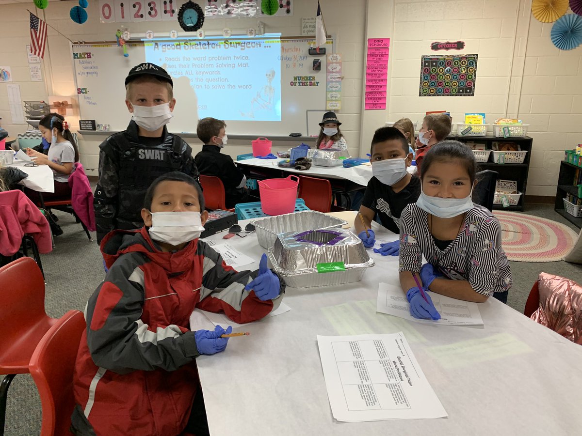 mulgrewinsecond's tweet photo. Surgery is happening in room 516 on this chilly Halloween 🥶🎃 #wordproblemfun #webbelem https://t.co/LxeTG6G2lc