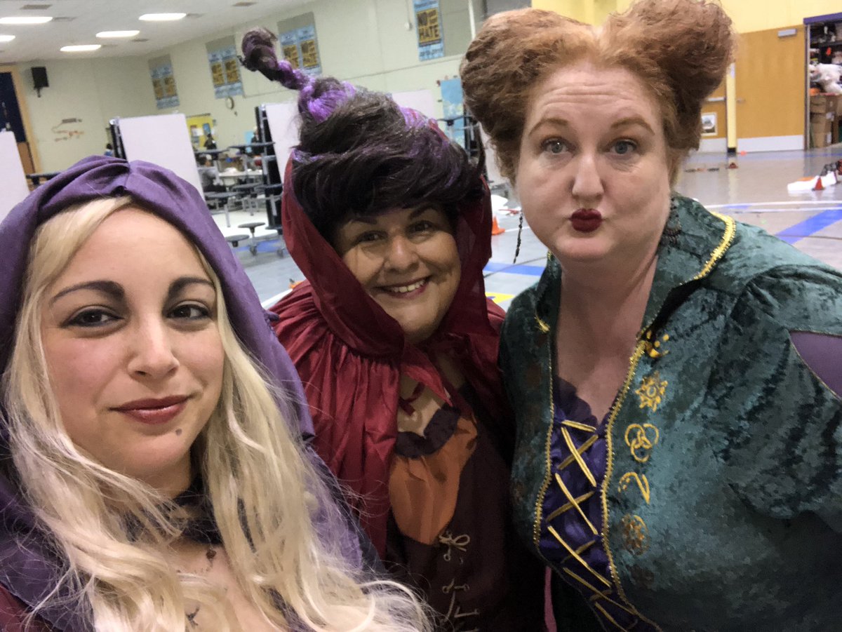 McbeeSpecials's tweet photo. The Sanderson Special Areas Sisters kicking off our Book Character Parade and CATCH Field Day! #TOGETHER @ElementaryMcbee #WhyMcBee @mcasas44 @AustinISD @FineArtsAISD https://t.co/e76h165Tib