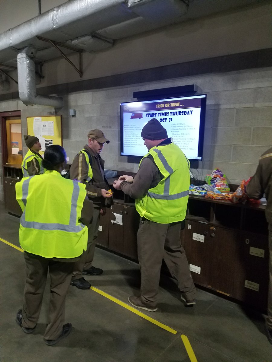 SafetyStJoe's tweet photo. 2 station meet and greet. 1st candy and safety message along with ppt of all our towns we service from St. Joe with trick or treat times. 2nd station see what children see when wearing masks. @PaulHuyser @Gr8LakesUPSers @Shellab1Shellie @johngiffel11 @MannyLopezStJo1 https://t.co/qsHb9Xeblk