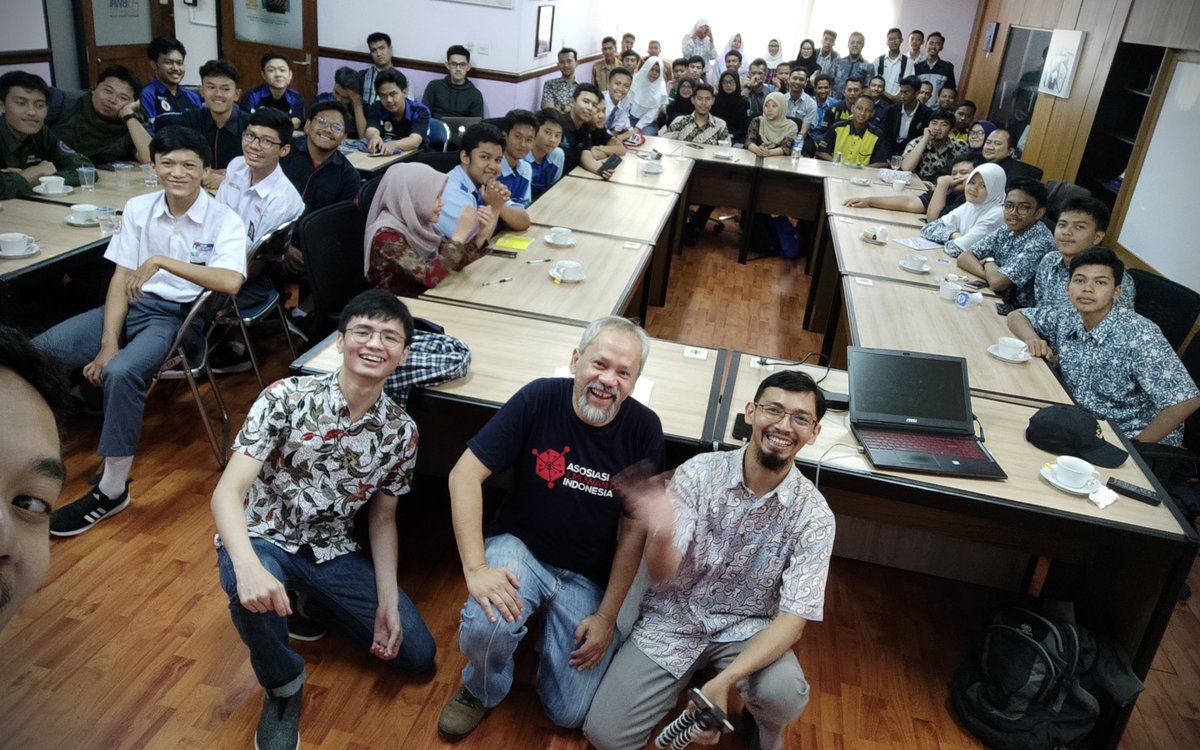 rahard's tweet photo. Road to SMK AI. Mengajari guru dan siswa SMK tentang AI #AI #artificialintelligence #SMK #SMKAI https://t.co/W0KMcoFxWc