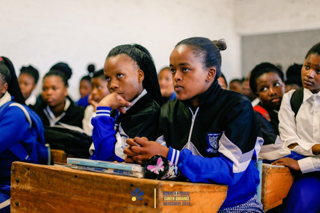 Rural2Rural's tweet photo. Rural schools need career guidance too.
Today we are in the Western Cape, Khayelitsha to educate learners about countless careers in the Financial sector with @fasset_sa.
#R2RCareerGuidanceRoadshow
#ThursdayMotivation https://t.co/Cq0M0PEBPI
