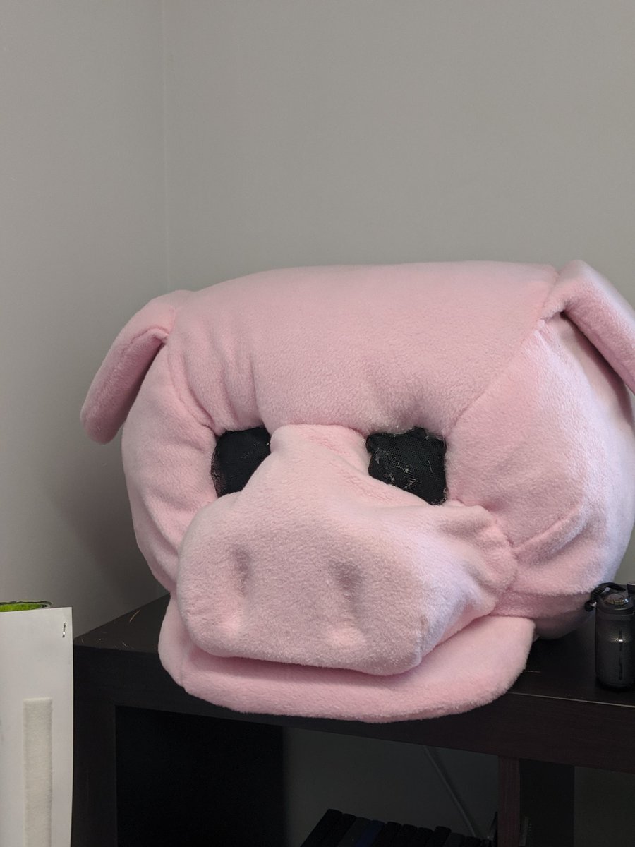 FoxByteGames's tweet image. Who needs a pumpkin when you've got this boi protecting you from Halloween spooks. 

#halloween2019 #BeatYourMeatGame