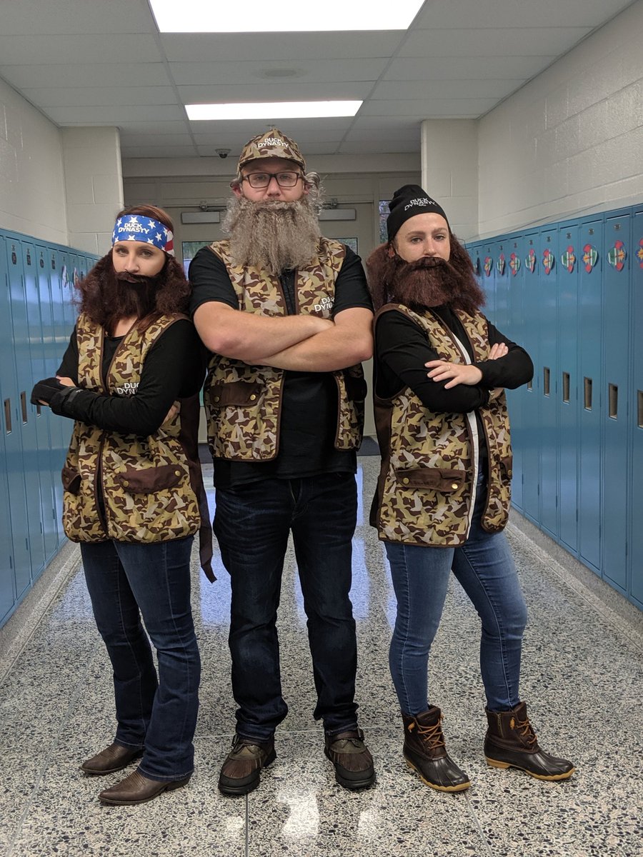 Our team is on the hunt for focused students today. 5th grade dynasty!
#AACPSAwesome #wearebettertogether 
#duckDynasty
@MsMPendergast 
<a href="/PtPleasantAACPS/">PtPleasantAACPS</a>