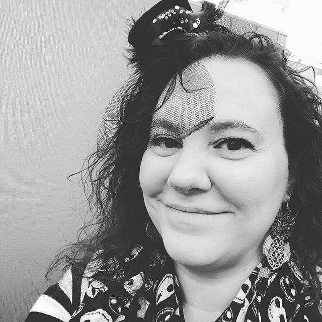 Touch of dress up 🦉🦇🕸🕷🧟‍♀️👻☠️🎃 #spoop #spoopy #halloween #happyhalloween ift.tt/2NshUtV
