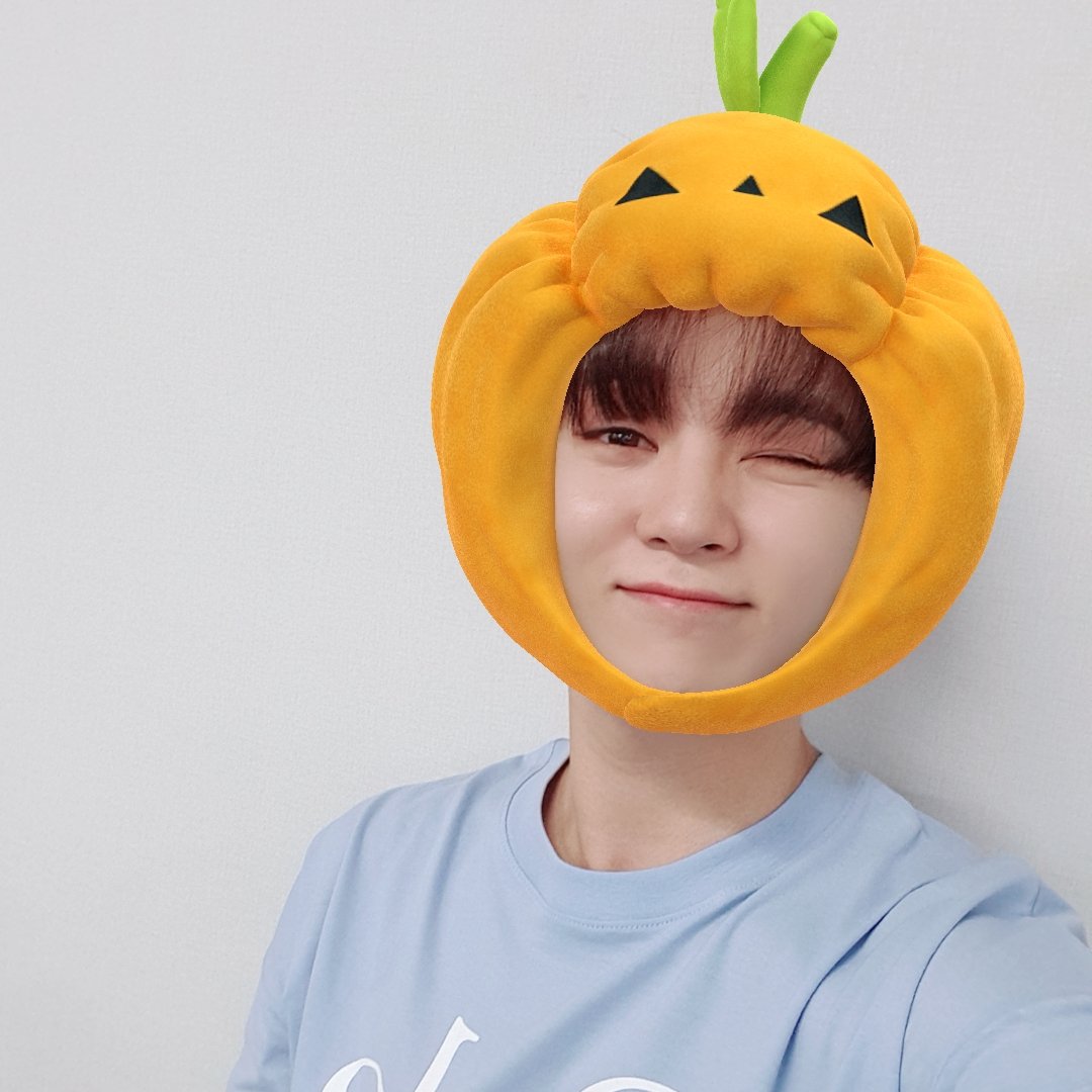pledis_17's tweet photo. [17'S] SEVENTEEN Halloween🎃 https://t.co/Gr2H4Ba1MT