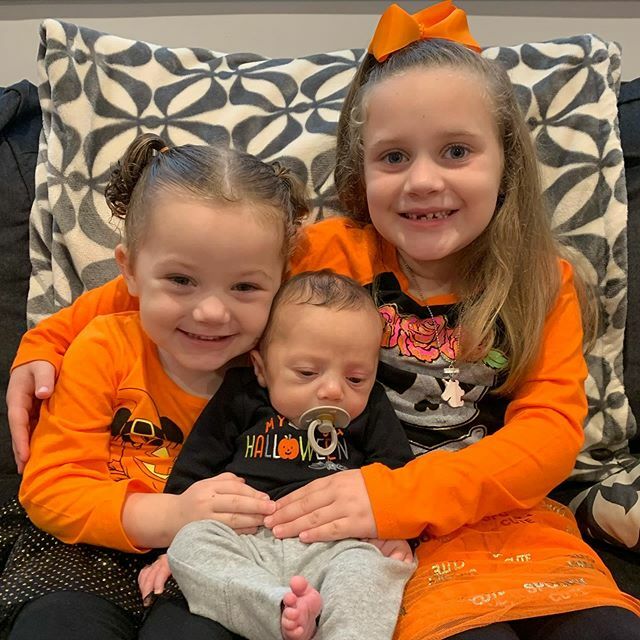 JessicaPannullo's tweet photo. Happy Halloween 2019 🎃 https://t.co/rXoko4tMen https://t.co/NrawROEd2X