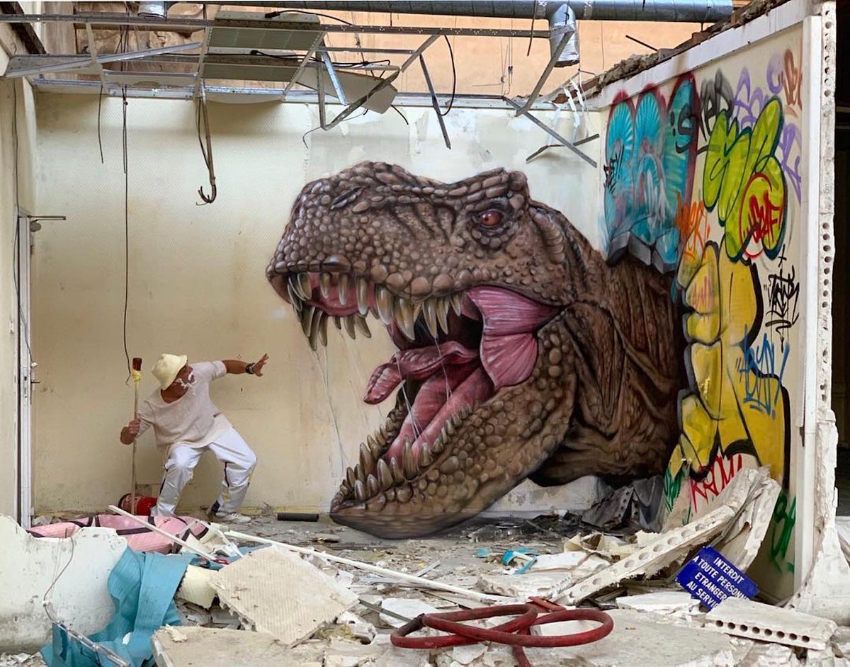 creapills's tweet photo. Le street-artiste français SCAF se met en scène dans ses graffitis en trompe-l’œil

Plus d'infos : https://t.co/hJD5RBqD06 https://t.co/pgXNuKkEVg