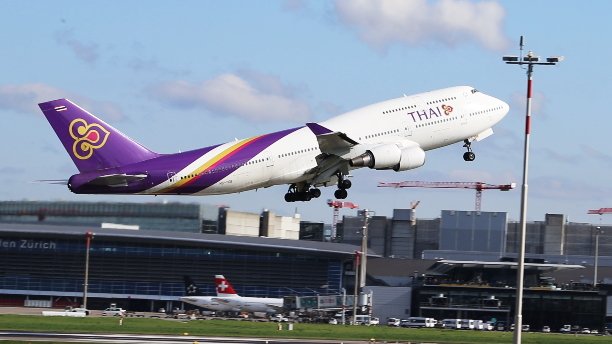 Alex_Avanti's tweet photo. Ein eher seltener Anblick in Zürich, eine  Boeing 747
#Boeing #boeing747 #B747 #zrh #zürichairport #planespotter #planespotting #zurichairport #kloten #jumbojet #B744 https://t.co/Cx6CZ8OlTd