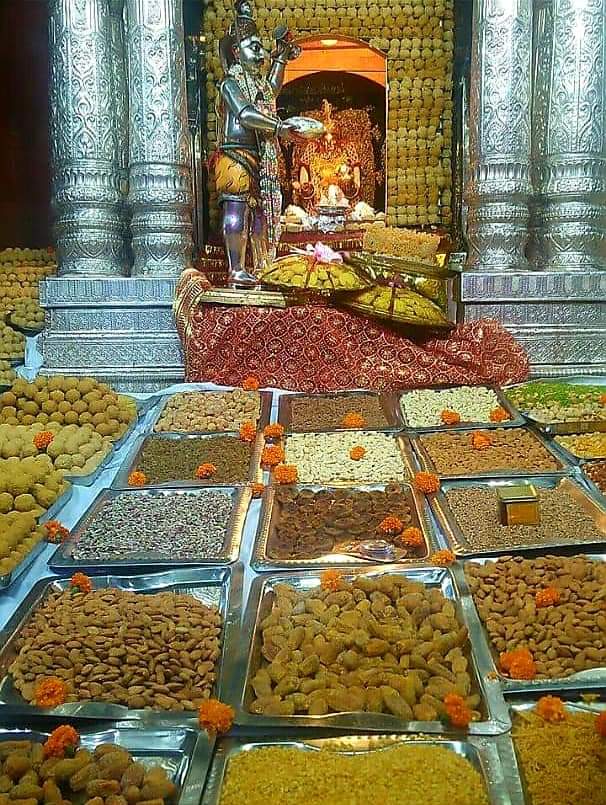 #AnnapurnaAnnkoot at Maa Annapurna Temple, Kashi🙏😋👌👍