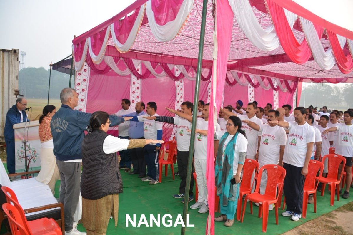 NFL_Kisan's tweet image. All NFL plants and offices observed #RashtriyaEktaDiwas today to mark 144th Birth Anniversary of #SardarPatel

Employees in Nangal, Bathinda, Panipat and Vijaipur plants took #PledgeforUnity and also participated enthusiastically in #RunforUnity

@manojmishra_100 @DVSadanandGowda