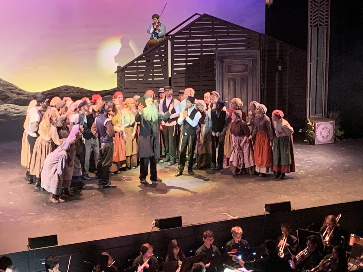 HinsdaleSouthHS's tweet image. Today is musical preview today and let us just say...THIS SHOW IS AMAZING. Congrats students and Mr. Yuska! We are looking forward to all four shows this weekend. #SouthPride