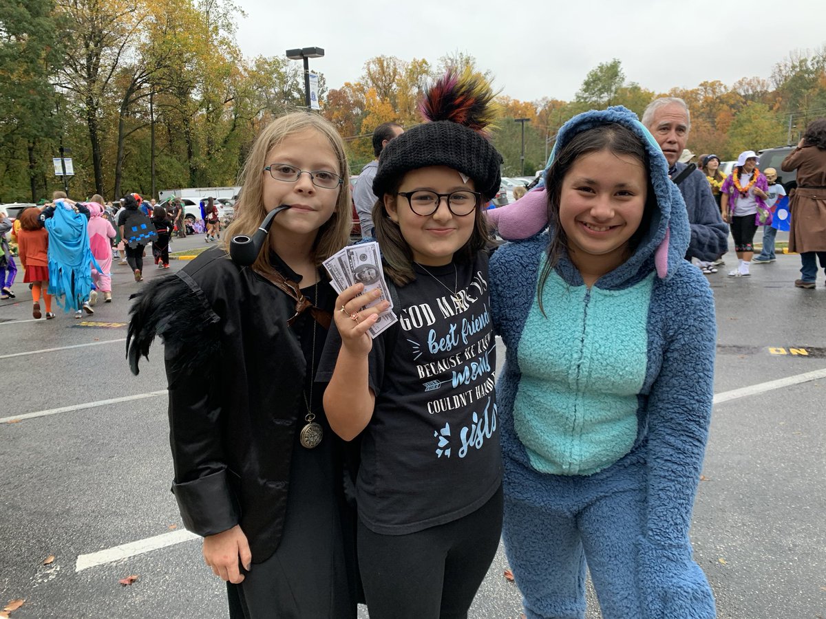 PKBurchick's tweet image. Annual @StEsRockville Halloween Parade @rlburchick