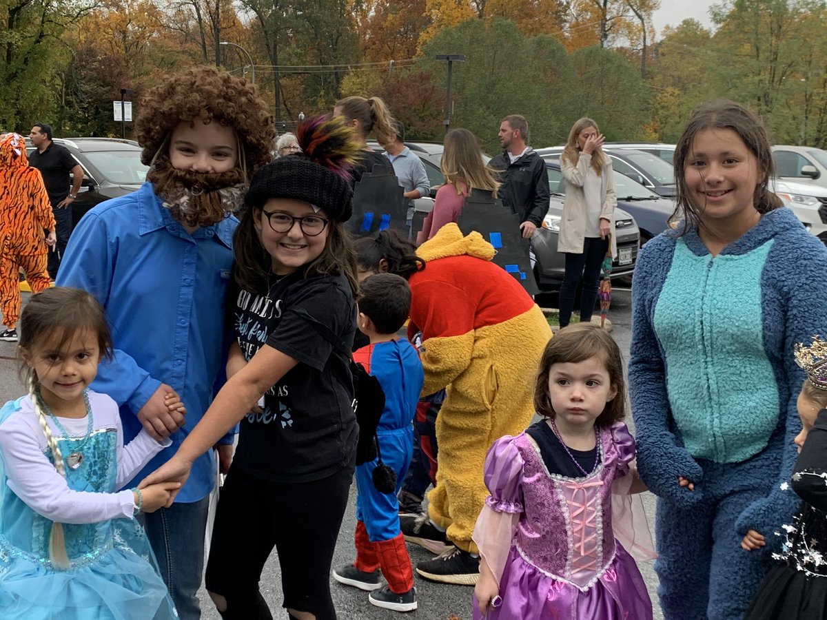 PKBurchick's tweet image. Annual @StEsRockville Halloween Parade @rlburchick
