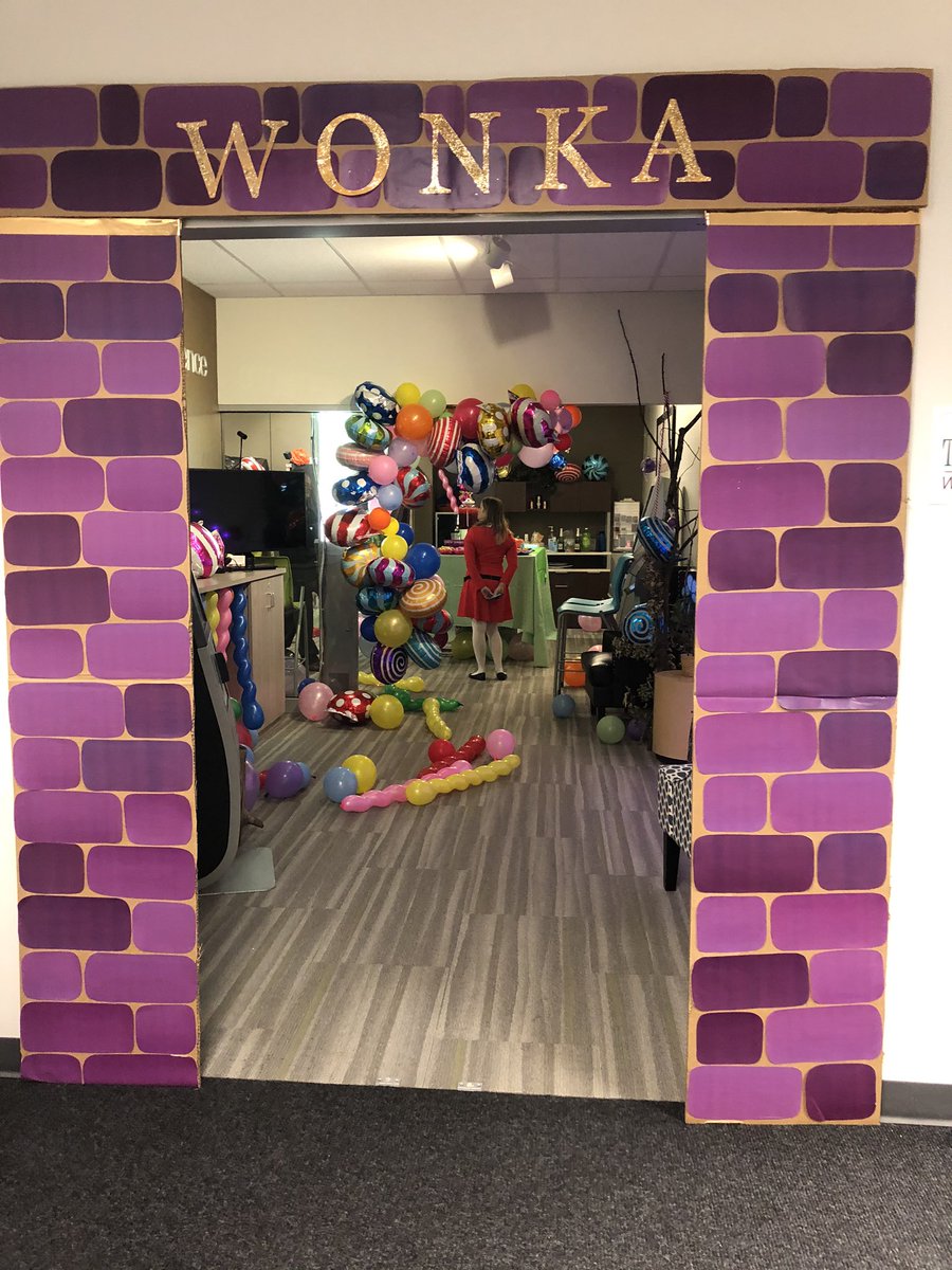 Vron82's tweet photo. Willy Wonka Experience @Kohls #lifeatkohls https://t.co/hzdkilURoZ