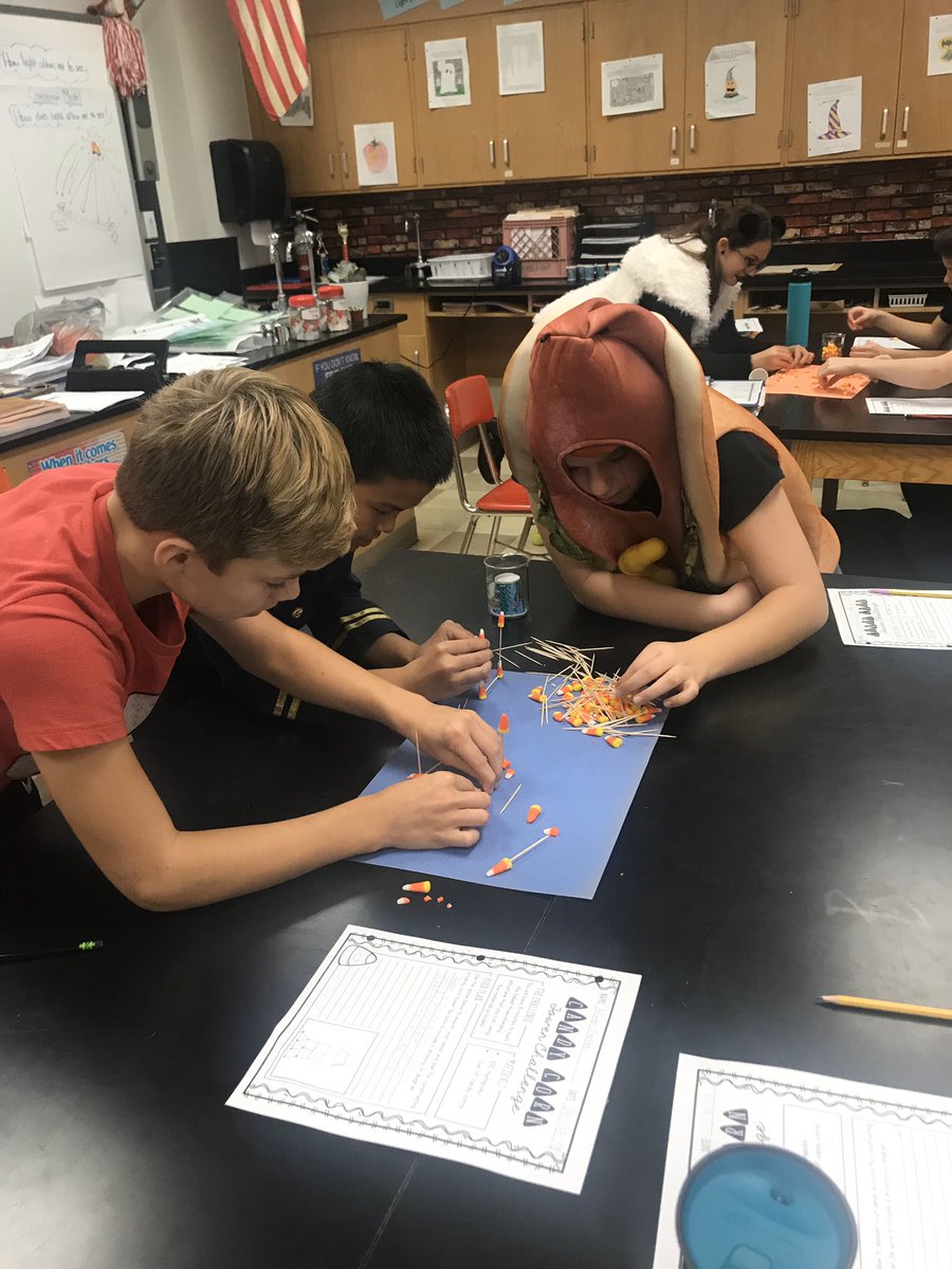 TeamDynamicICMS's tweet photo. Tower building with candy corn! #science #icms https://t.co/Mky6dx6Gcj