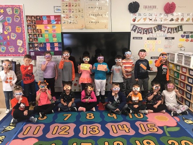Did you know that Mrs. Rao's &amp; Mrs. Chiquitucto's #SouthBay Kindergarten students are Super Readers??? They have pointer power! The children can use this power to point to the words they know. <a href="/sbkindergarten/">Alison Chiquitucto</a>