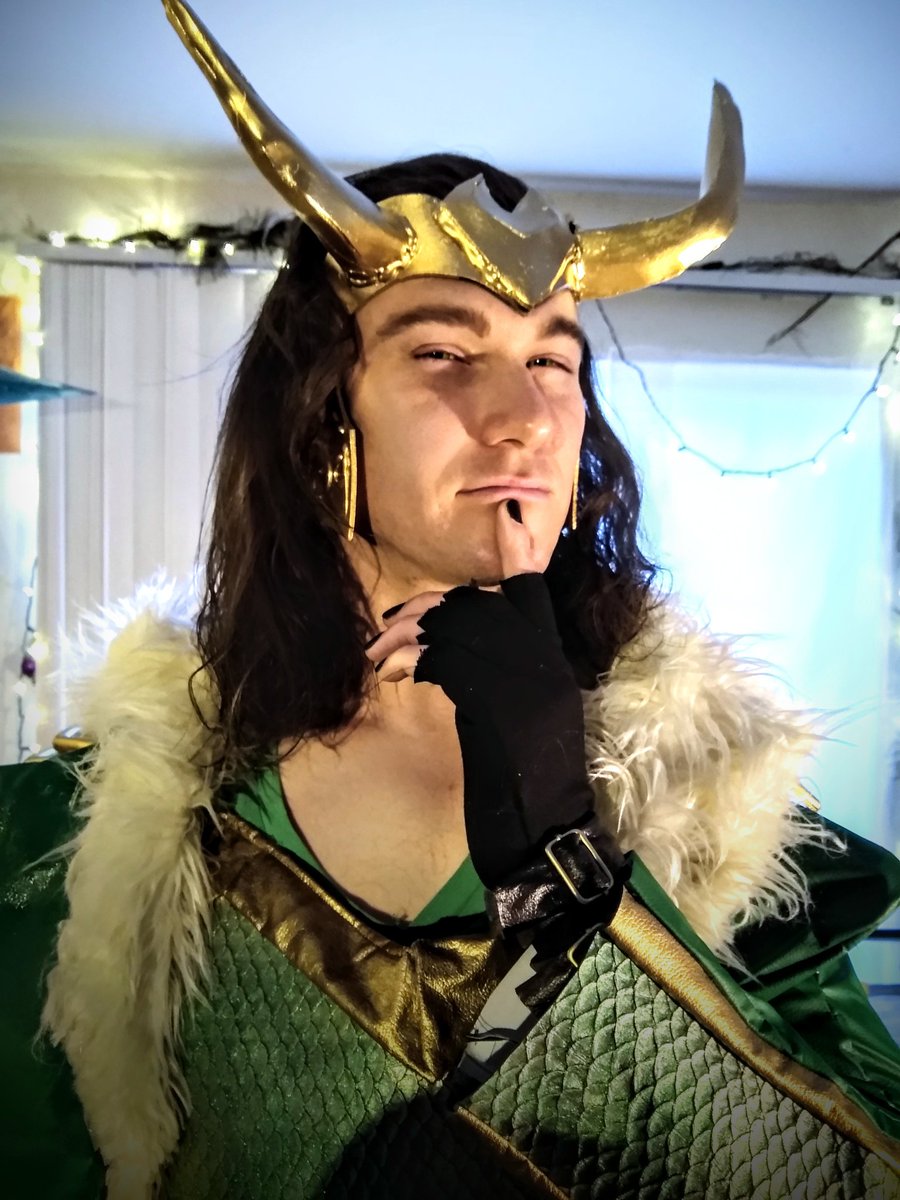 Rayah Jaymes On Twitter Never Making A Halloween Costume Again Just Gonna Take This One And Keep Fixing It Every Year And Every Comic Con Or Convention Still Boyfriend Looks Cute As