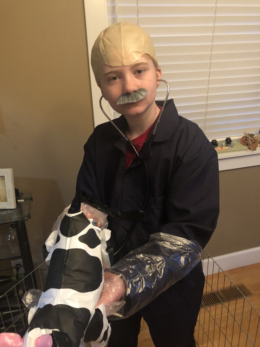 pedigrove's tweet photo. My daughter dressed as the Incredible Dr Pol, her favorite vet for Halloween! Gloves and all 😂@DrNicoleArcy @DrPol @natgeowild #halloween #drpol https://t.co/F0TPU4LEjD