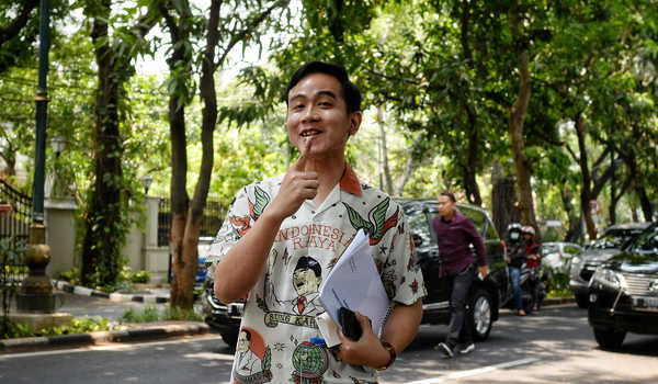 Beritasatu's tweet photo. Politisi PDIP Nilai Gibran Siap Ikut Pilwalkot Solo https://t.co/HhGHP4TUzG https://t.co/fgyWvDU0Gb