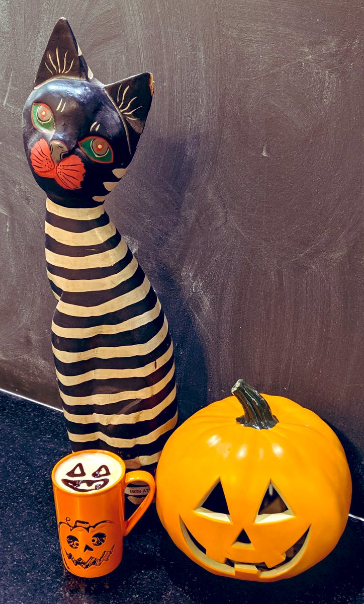 nookcafehouston's tweet photo. Happy Halloween! Come by in costume for 10% your drink today! #uofh #houstoncoffee #universityofhouston #htxcoffee #nookatnight #halloween2019 https://t.co/pQzXi2AVVI