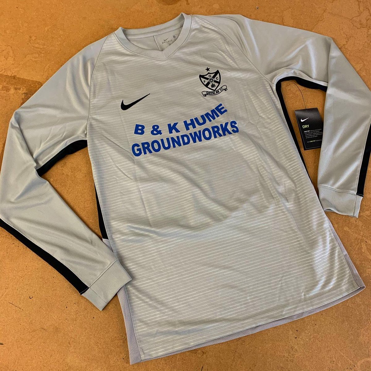 beuniformsWT's tweet photo. New @nike kit for Greenlaw FC sponsored by B & K Hume Groundworks #greenlaw #footballclub #nike #nikefootball #embroidered #print #borderam #amateur #bkhume #groundworks https://t.co/8G6nENg4pL
