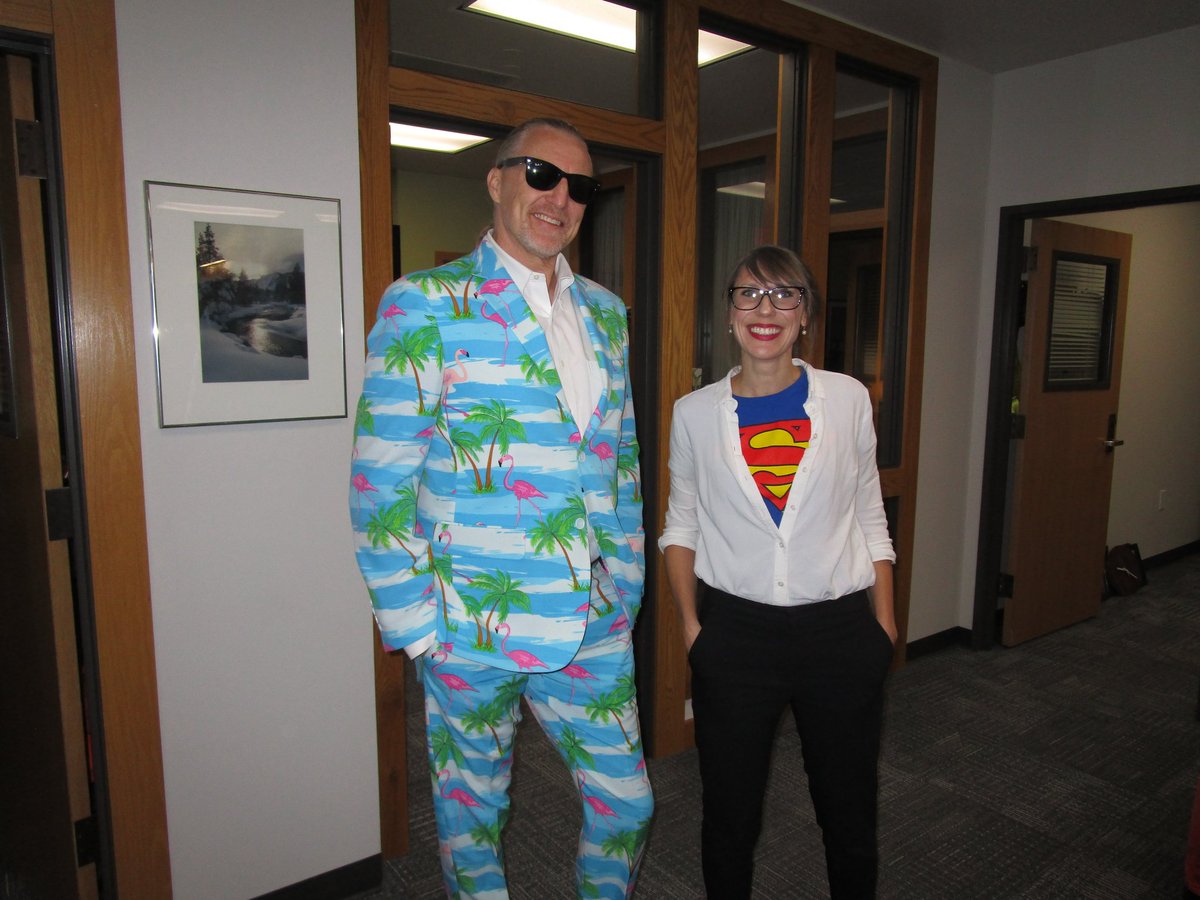 BradDeeds's tweet photo. Is #HalloweenDeans a thing? Happy #Halloween from @LakeTahoeCC 🕶 👻 https://t.co/6vHcQSydTw