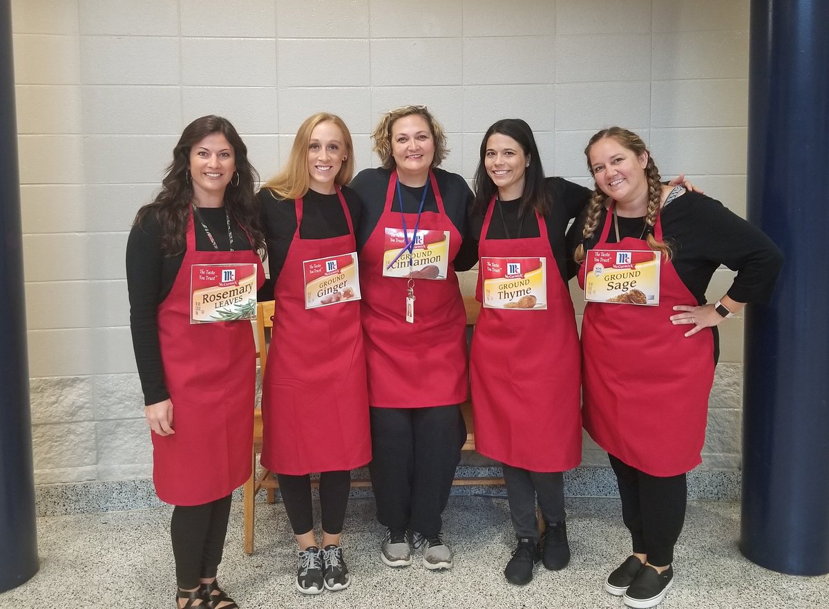 WMSBarker's tweet photo. My favorite Spice Girl Team!!! 7th grade ladies rockin' Halloween @WoodstockMS #wmsfam https://t.co/QHBBOEZriz