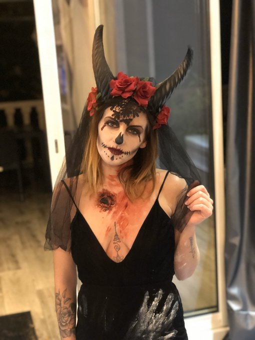 Happy Halloween 🎃  #halloween2019 #sexy #nightclub https://t.co/6wG6LgxSxh<a href="/tag/halloween2019"class="tags">#halloween2019</a><a href="/tag/sexy"class="tags">#sexy</a><a href="/tag/nightclub"class="tags">#nightclub</a>