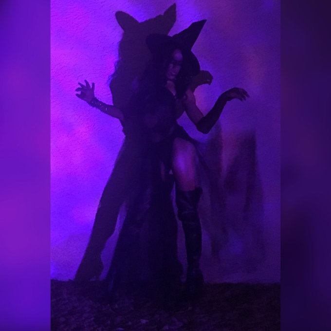 Happy Halloween You Horny devils! Here&rsquo;s a #ThrowbackThursday for y&rsquo;all 😘   &ldquo;I&rsquo;ve put a spell on you<a href="/tag/throwbackthursday"class="tags">#ThrowbackThursday</a><a href="/tag/happyhalloween"class="tags"><span>#happyhalloween</span></a>