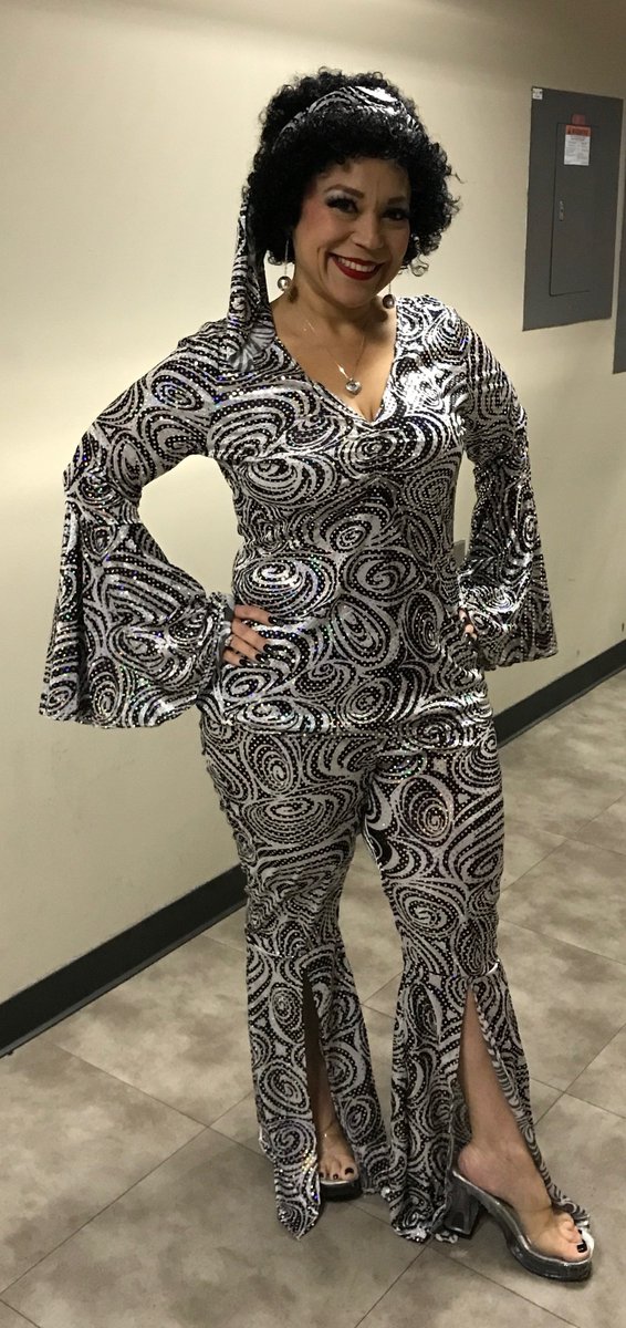 210Collectors's tweet photo. AT&T costumes! Wednesday! Homie Spock! Disco Diva!
#lifeatatt #halloween2019 #samakesitso @es2346 @RonLockwood2020 https://t.co/cekoIWSJ27