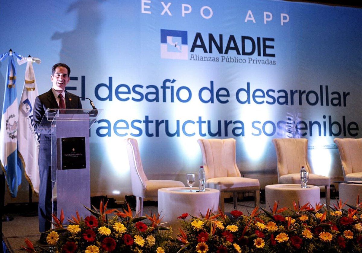 victorasturias's tweet photo. Tuve el honor de participar en la #ExpoAPP de @ANADIEGuatemala en donde reiteramos el compromiso para generar desarrollo económico descentralizado a través del modelo de alianzas público-privadas. Esto beneficiará la conectividad nacional, mejorando la productividad #APP https://t.co/IkPRbR0erU