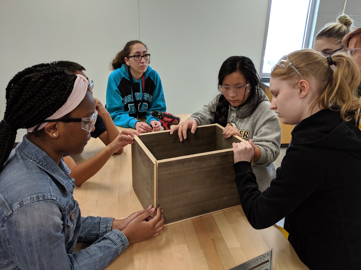 kara_turner_'s tweet photo. Orchestra making Cajon drums in the Makerspace!! This is the first class to use the space!!! So much maker fun! #teambrowndeer @BrownDeerSD @MrGriffie @JustineHeinric1 https://t.co/wWqLqU0dyv