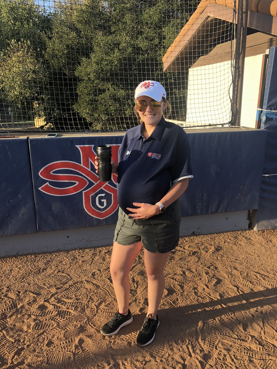 GaelsSoftball's tweet photo. @jaymeecampbell looking more like @CoachGarnett than Coach G looks like Coach G! 🎃 #NFCAHalloween https://t.co/H0LXAfEr3b