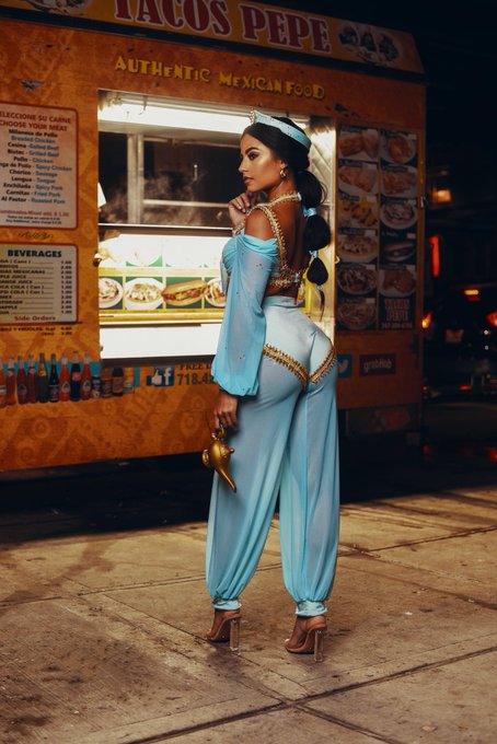 Jasmine needs a taco break 🧞&zwj;♂️ https://t.co/LEuK0kB4IV