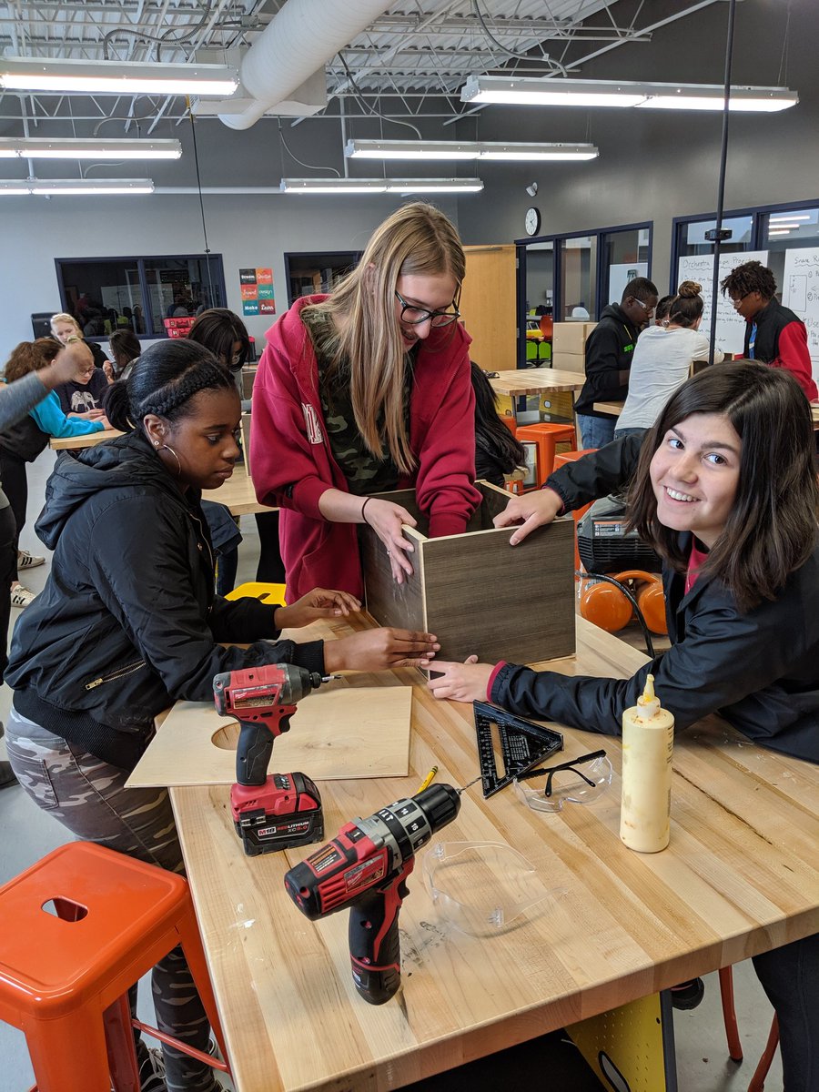kara_turner_'s tweet photo. Orchestra making Cajon drums in the Makerspace!! This is the first class to use the space!!! So much maker fun! #teambrowndeer @BrownDeerSD @MrGriffie @JustineHeinric1 https://t.co/wWqLqU0dyv