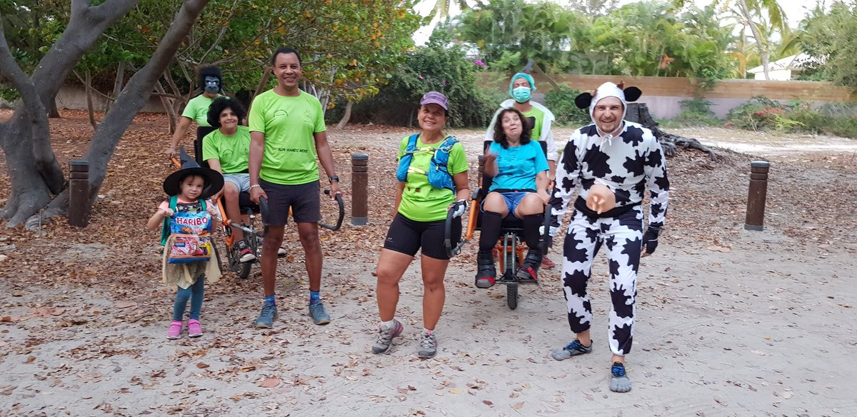 picsous44780's tweet photo. @WithingsFR 8600 pas pour échapper aux zombies ce soir avec les joëlettes de Run Handi Move. On est parti chercher les bonbons 👹😈😋😋🍭🍬🍫🍻
#RHM #runhandimove #joelette #handisport #envoiedudiot #Apivia #noutienbonoulargpa https://t.co/xsJD3h2vdR