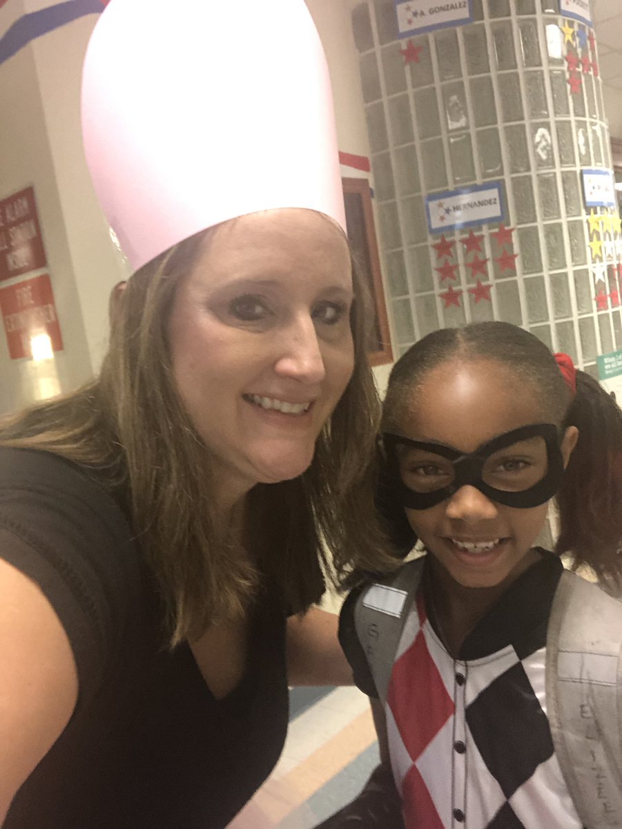 PrincipalCrosby's tweet photo. Spooktacular day @sunsetlakeselem https://t.co/oDVozSuV0H