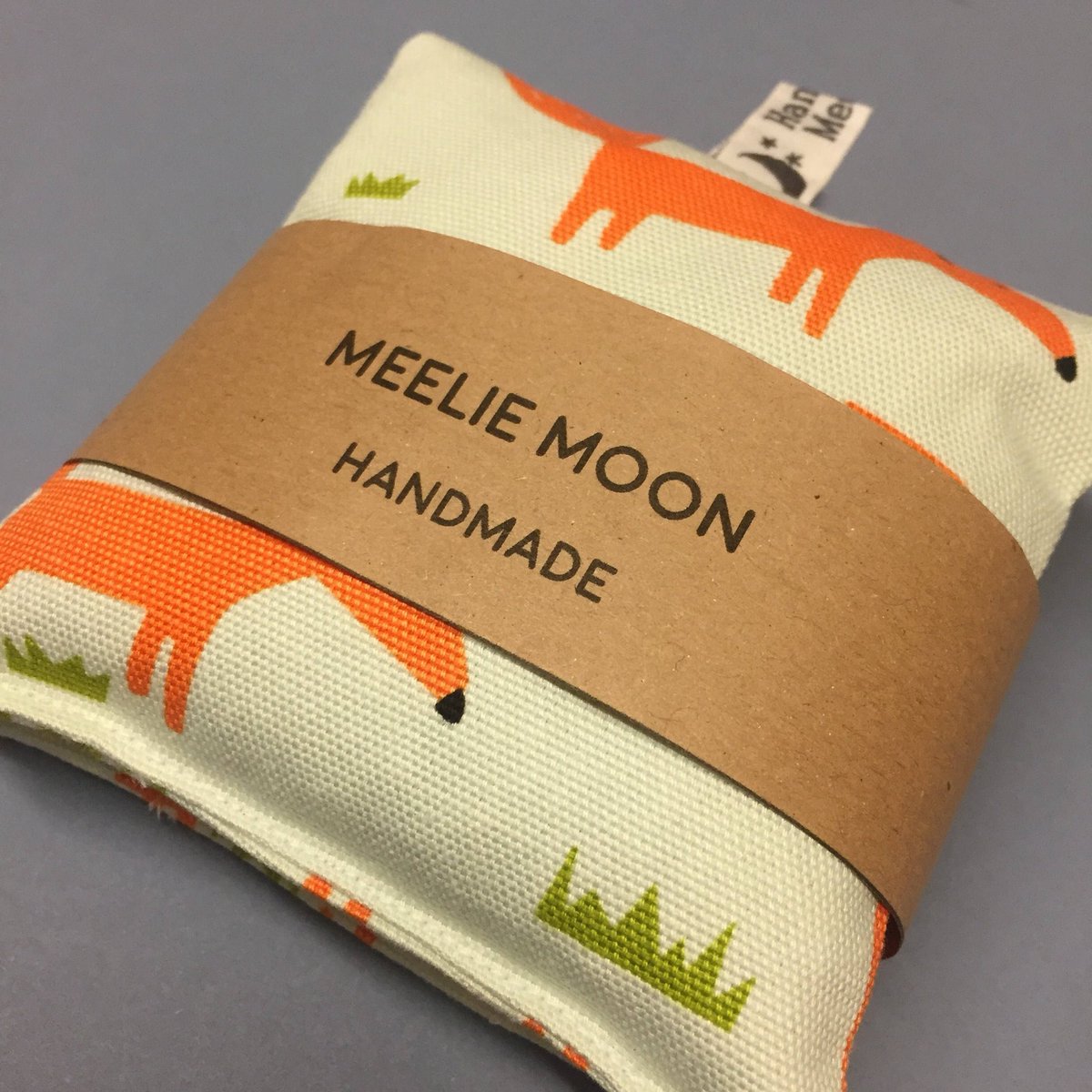 meeliemoon's tweet photo. #justacard #makehour #etsyukhour Excited to share this item from my #etsy shop: Microwaveable Scandi Fox Fabric Wheat Handwarmers. Re-useable, natural, eco-friendly. Made In Cornwall. https://t.co/aMITq4KJ1D https://t.co/3s2RO7jIdH