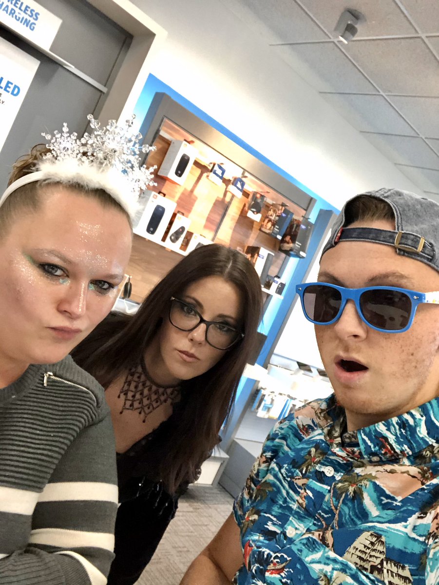 Stop in and check out our Halloween 🎃 costumes at the AT&amp;T store in Taylor! #halloween2019 #GLM <a href="/GreaterLakesMkt/">Greater Lakes Market 🌊</a>  <a href="/DemetrusHayes1/">Demetrus Hayes</a> @JohnRiveraGLM