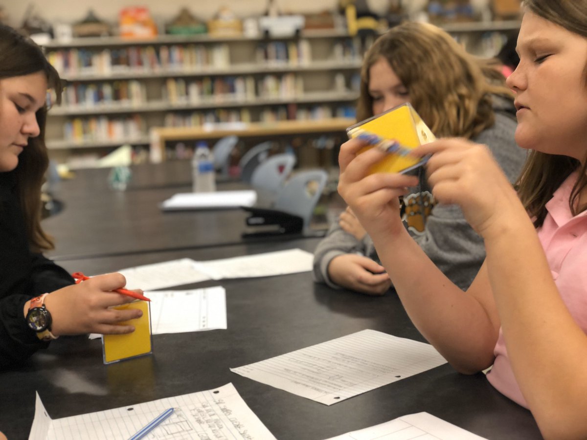 lanekgriffin's tweet image. I love that our #FutureReadyLibrary serves as an extension to every @dms_tcboe classroom!
I got to drop in on @baileymath6’s students today exploring geometric shapes!
#theDREWway