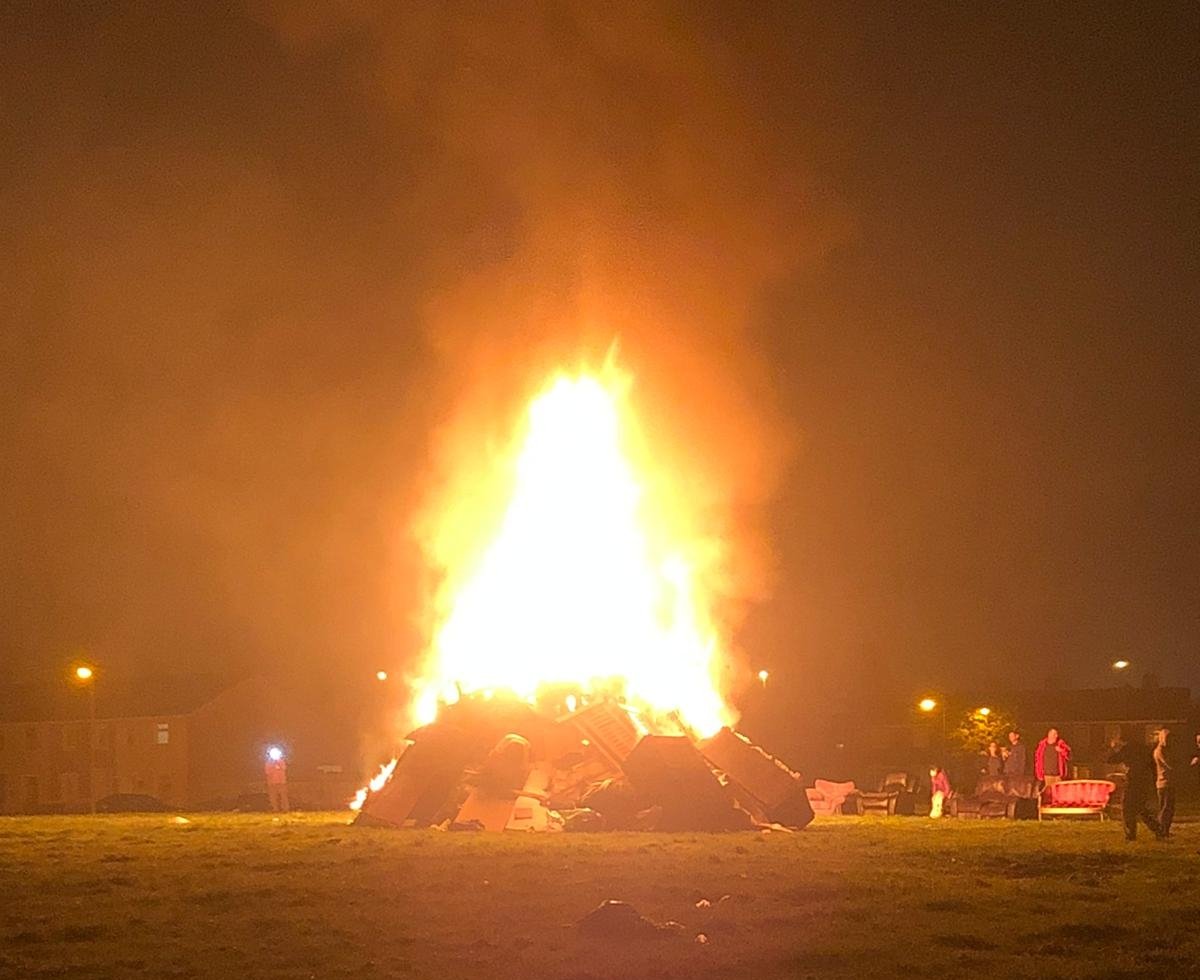 DubFireBrigade's tweet photo. Crews were called to a large bonfire in #Balgaddy. Bonfires this size could contain gas cylinders & aerosol cans leading to potential injury #Dublin #fire #DFBLive #Halloween #halloween2019 https://t.co/7yN8b3SGsu
