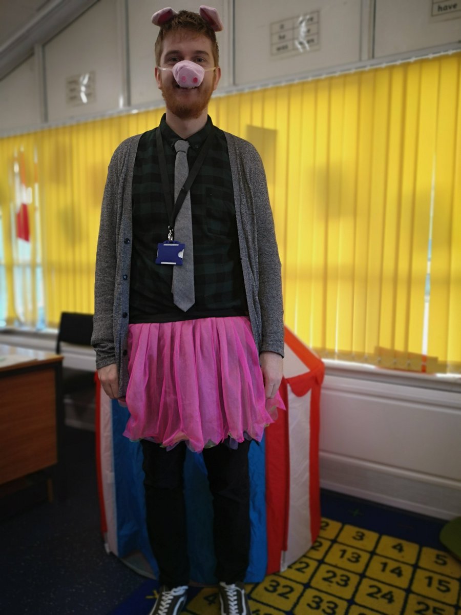 DannyMillar5's tweet photo. When one of the pupils creates a fictional character based on their teacher during a writing lesson it's only fair said teacher should bring the character to life on Halloween ๐ #MrPiggyMillar #halloween #creativewriting #immagination #Ilookgoodinpink #BigWriting https://t.co/hIuwHAUGdZ