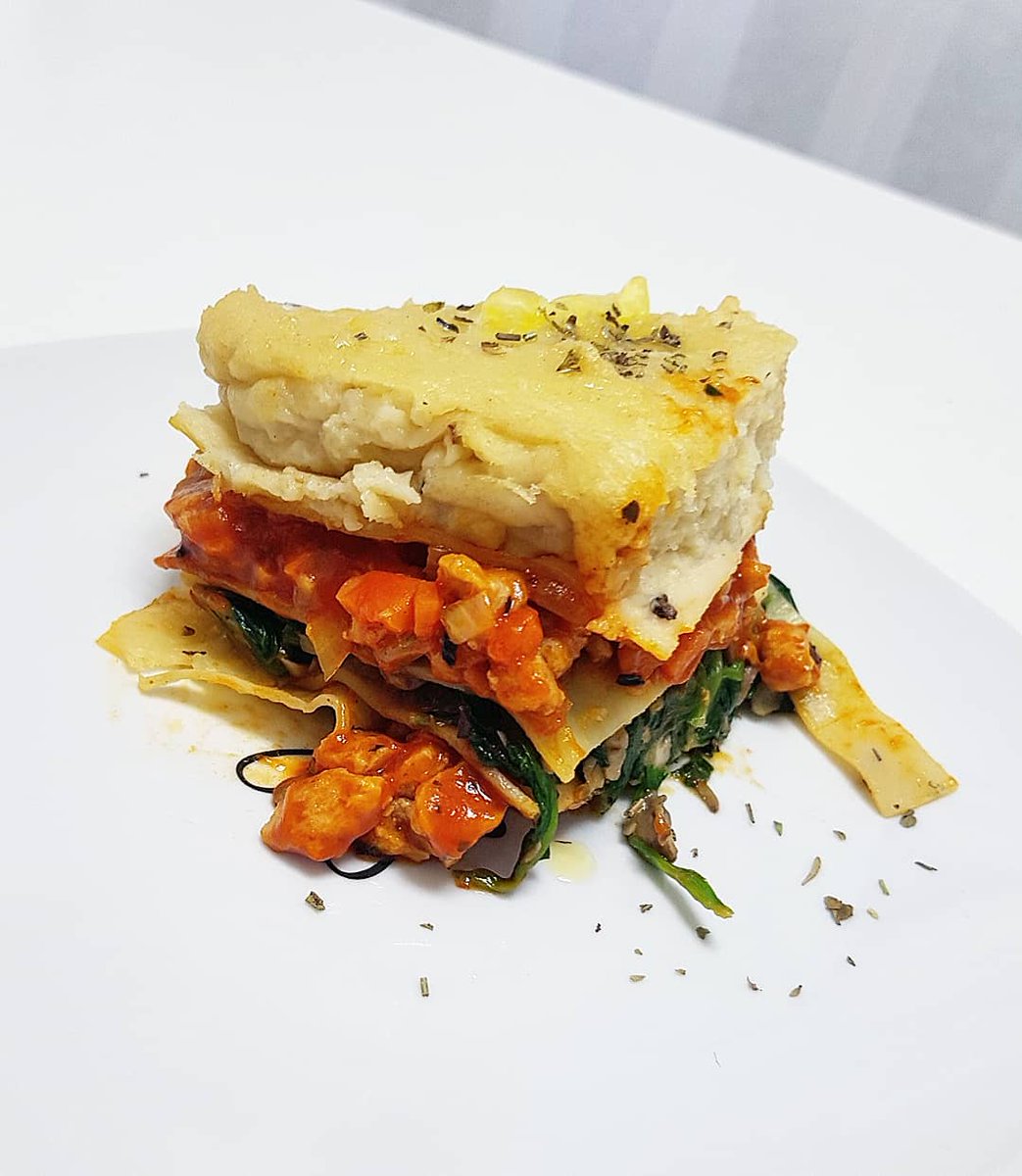 veganoyo's tweet image. #VeggieRecetas 

Lasaña.

Enlace: vverdequetequieroverde.blogspot.com/2019/10/lasana… 

Info de @MiriamJLas