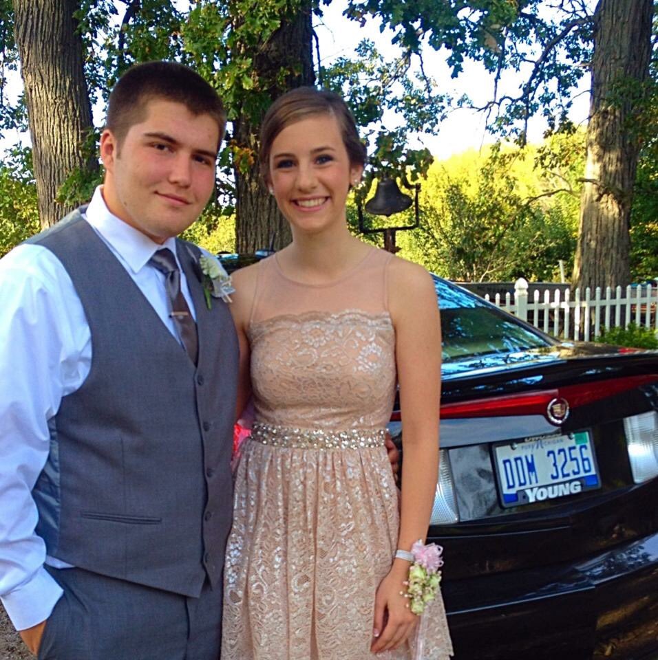 Ryleyhafner's tweet photo. Happy 5 years @aliviaraleigh, I love you!❤️ https://t.co/3bjKHbx8Vf