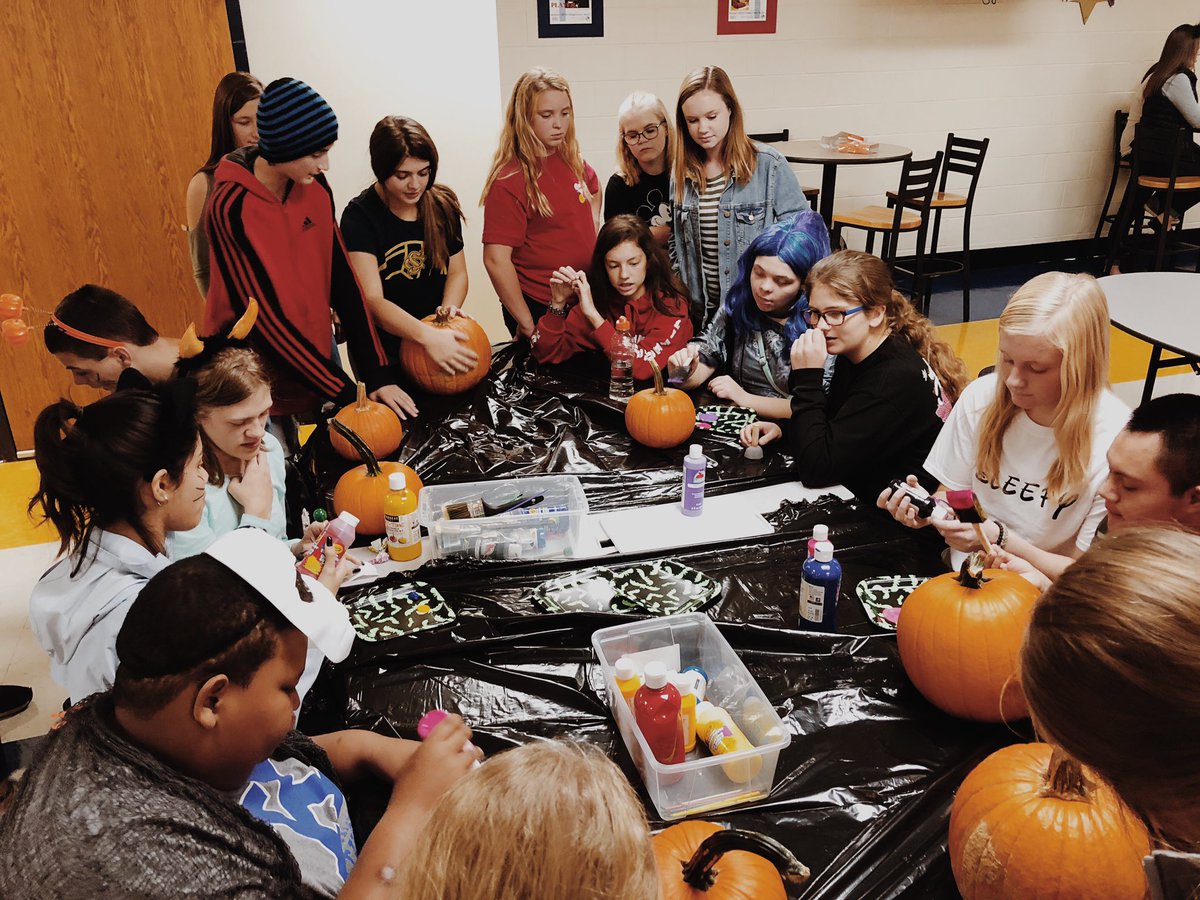 BBShelbyCounty's tweet photo. Our Best Buddies Halloween party was a success. Great to see so many students advocating for inclusion at SCHS. https://t.co/tTIIH7cg0s